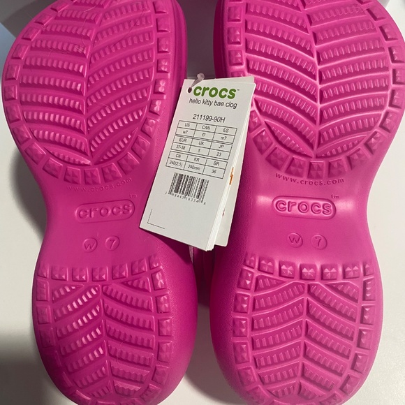 Hello Kitty Bae Clog Crocs - Picture 3 of 4